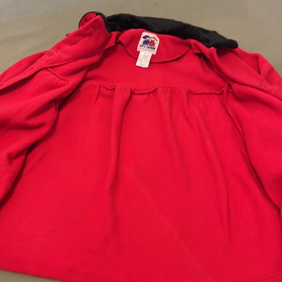 PETE’S PARTNER  red color w Black faux fur collar & sleeves size 6” Girls  Coat - Picture 10 of 16